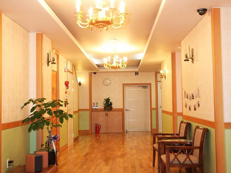 Hostel Lyndon Csedzsu Kültér fotó