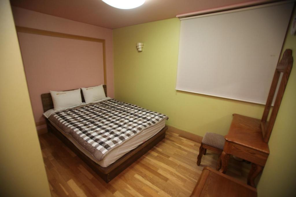 Hostel Lyndon Csedzsu Kültér fotó
