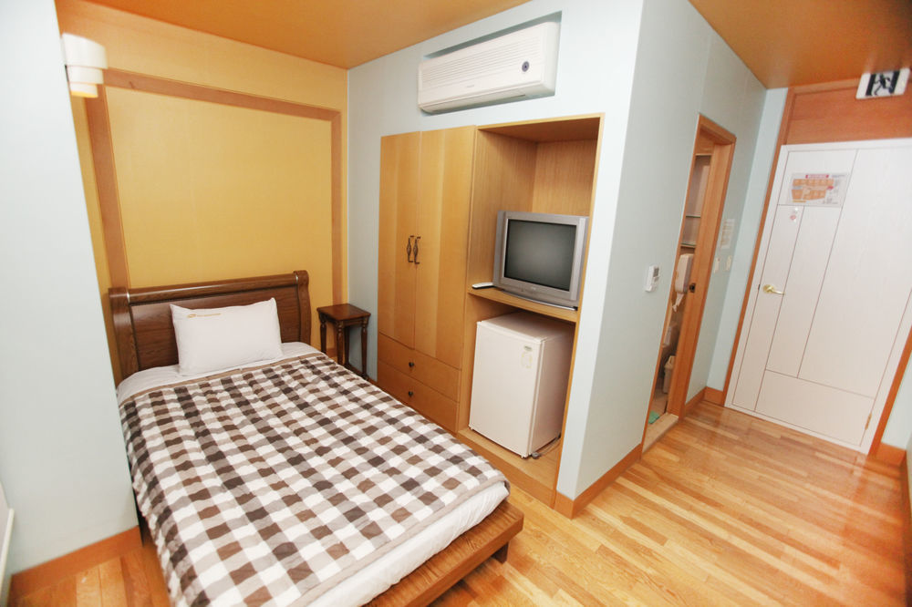 Hostel Lyndon Csedzsu Kültér fotó